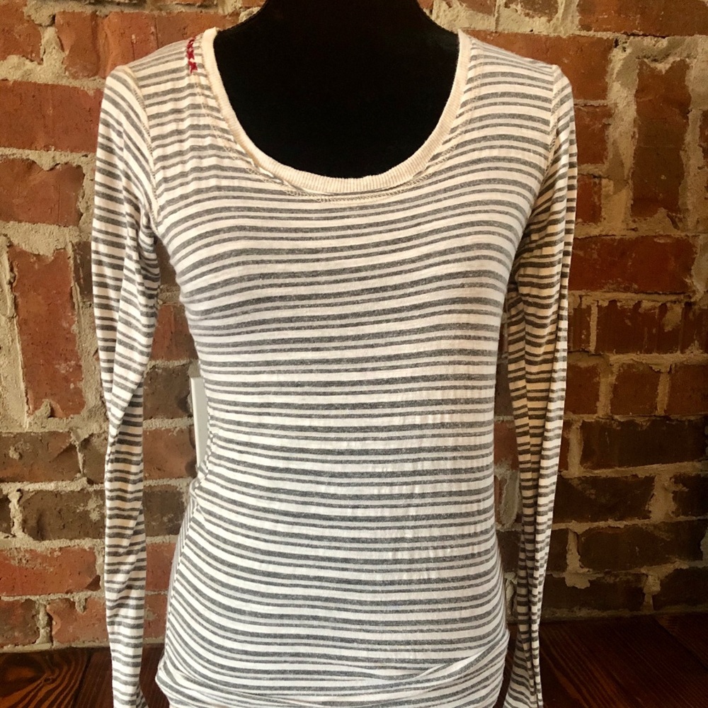 Adorable boutique long sleeved top